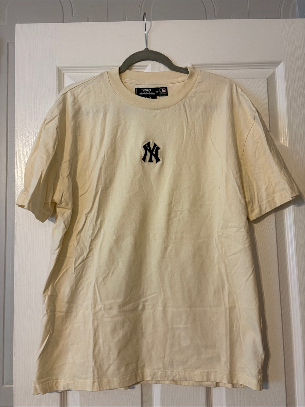 Stitched NY Yankees MLB Cream Logo T-Shirt - Men